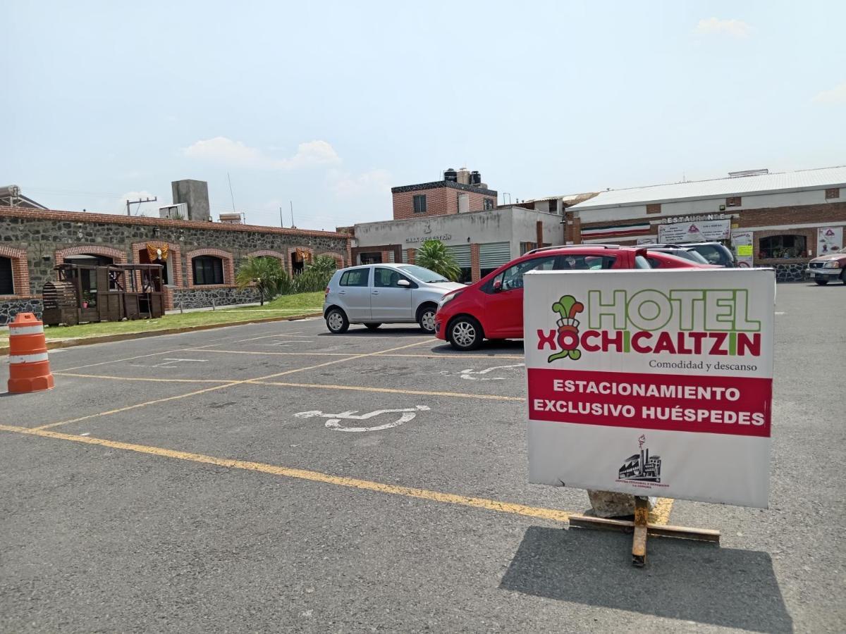 Xochicaltzin Hotel *